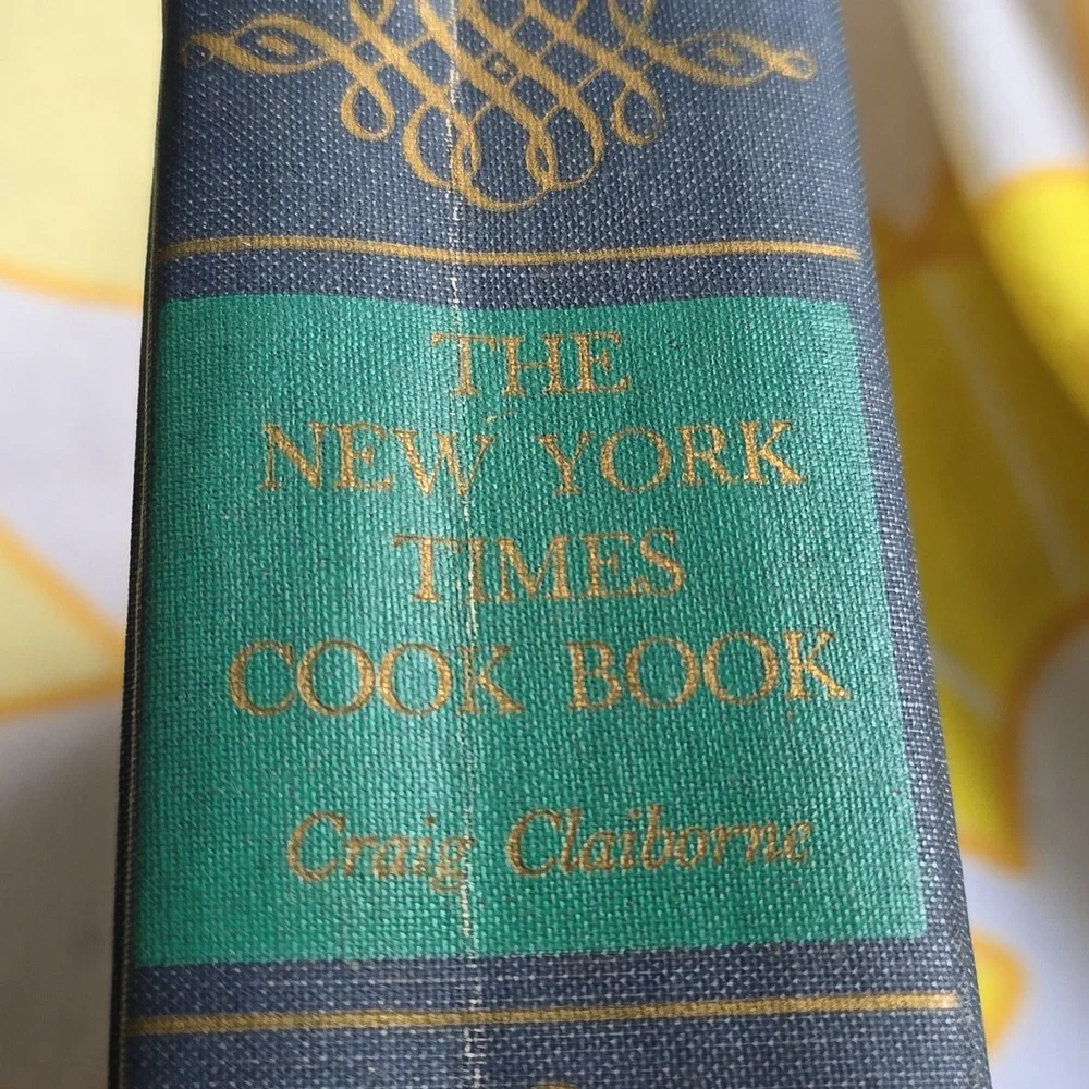 ✨️HP✨️Vintage  New York Times Cookbook Author Craig Claiborne Copyright 1961